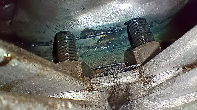 leaky right manifold