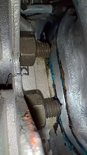 sealed left manifold